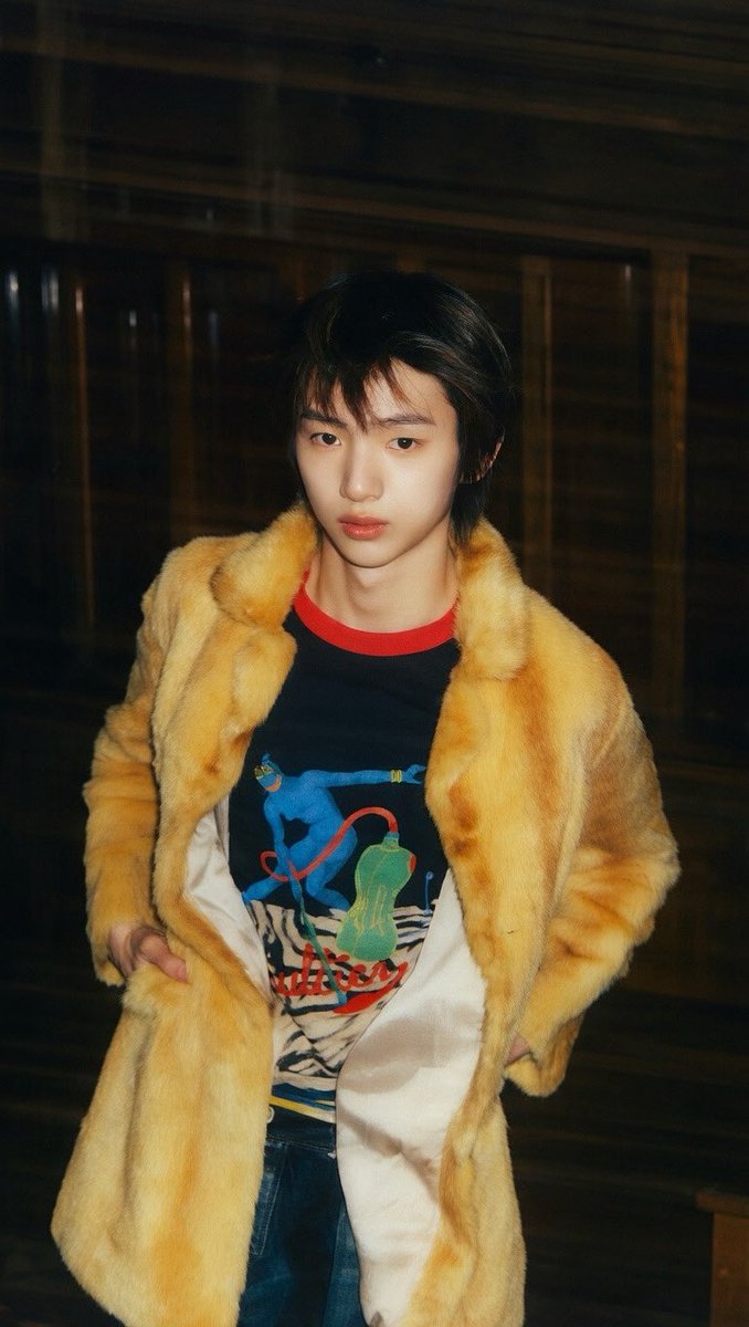 d08ight's tweet photo. #주훈 too pretty to be real, like a porcelain doll https://t.co/gyaKhHUSdV