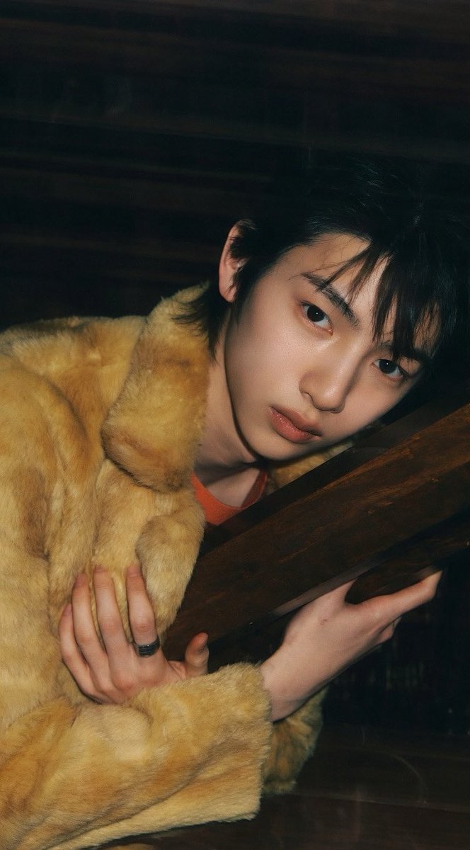 d08ight's tweet photo. #주훈 too pretty to be real, like a porcelain doll https://t.co/gyaKhHUSdV