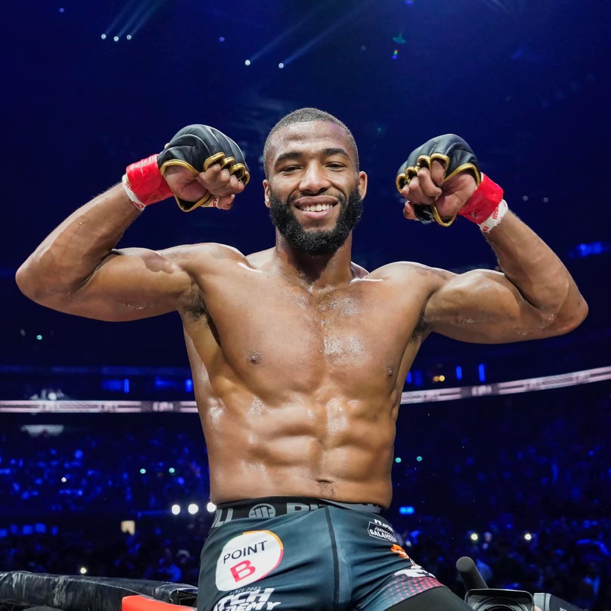 fightdigitale's tweet photo. 🇫🇷 Salahdine Parnasse, UFC kemerine çok hızlı bir şekilde ulaşabileceğine inanıyor. 🏆

“Bu çok hızlı bir şekilde gerçekleşebilir.”

Bir sonraki maçta 5. ya da 4. sırada olmayı umuyorum. Kim bilir, eğer iyi bir performans sergilersem neden bir kemer maçı olmasın?” https://t.co/9KzmZJQZ03