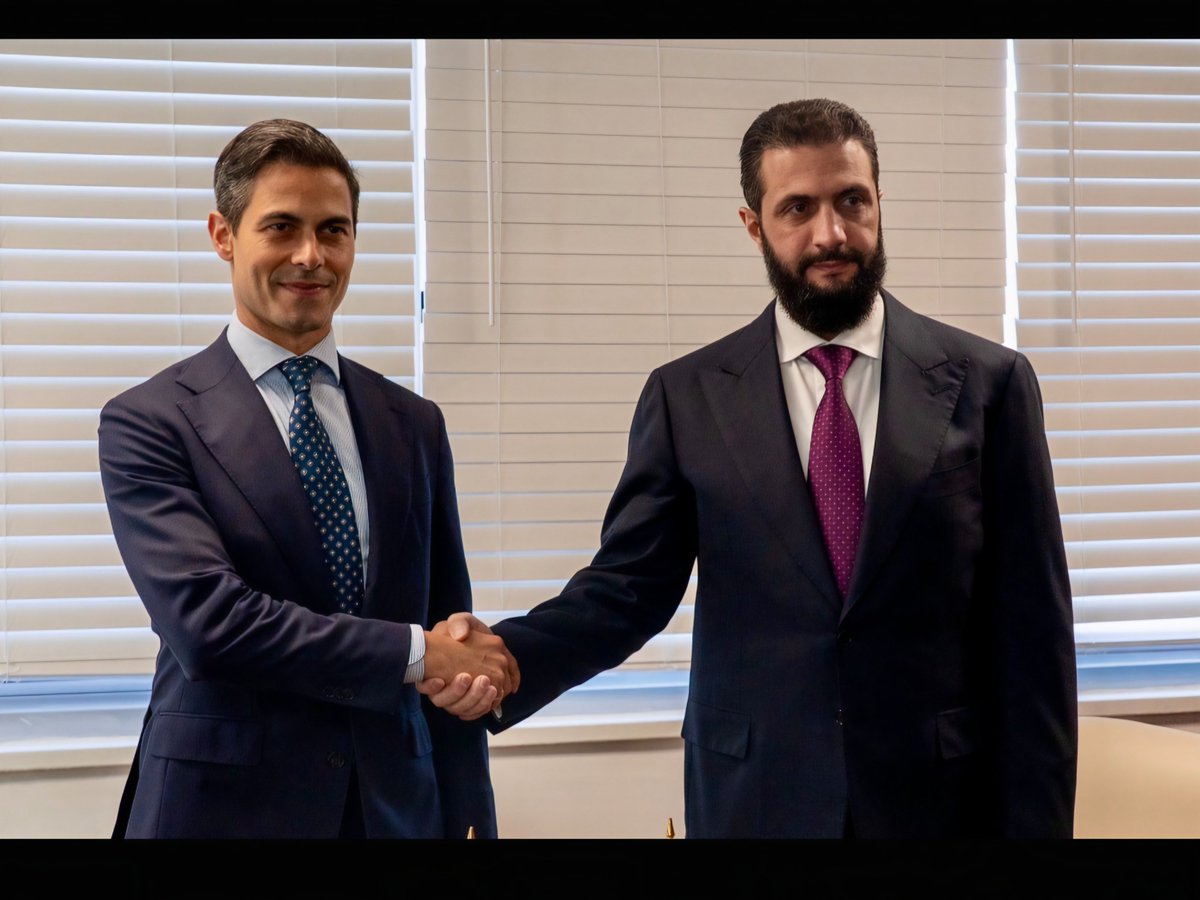 Anthony66753767's tweet photo. @RobJetten Shake hands with the devil https://t.co/SSI009esD5