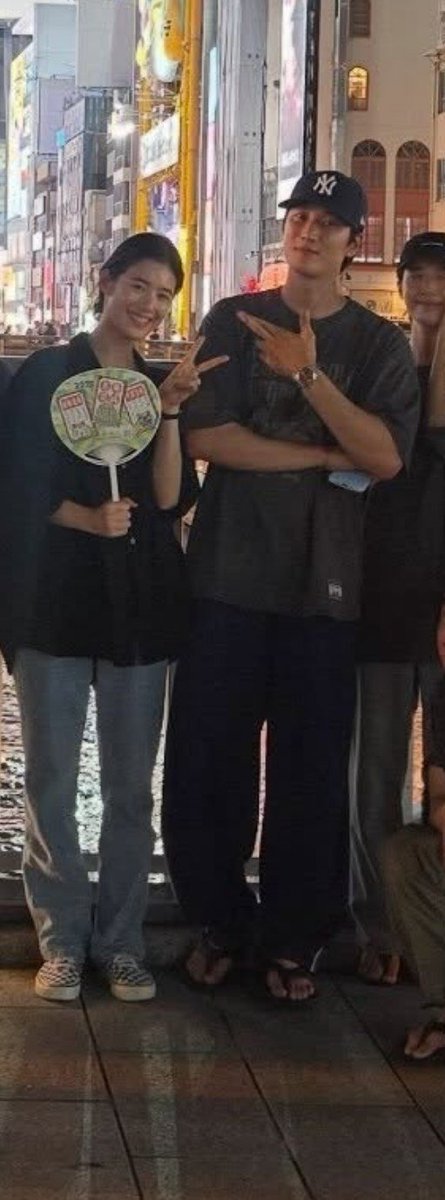 Hadeer183's tweet photo. the height difference is always win ❤️‍🔥😍🤏 https://t.co/1MLYHDWIt5
