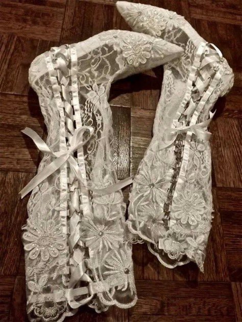 sophiaevaa_'s tweet photo. pretty bridal lace boots https://t.co/XXmKjRzLvE