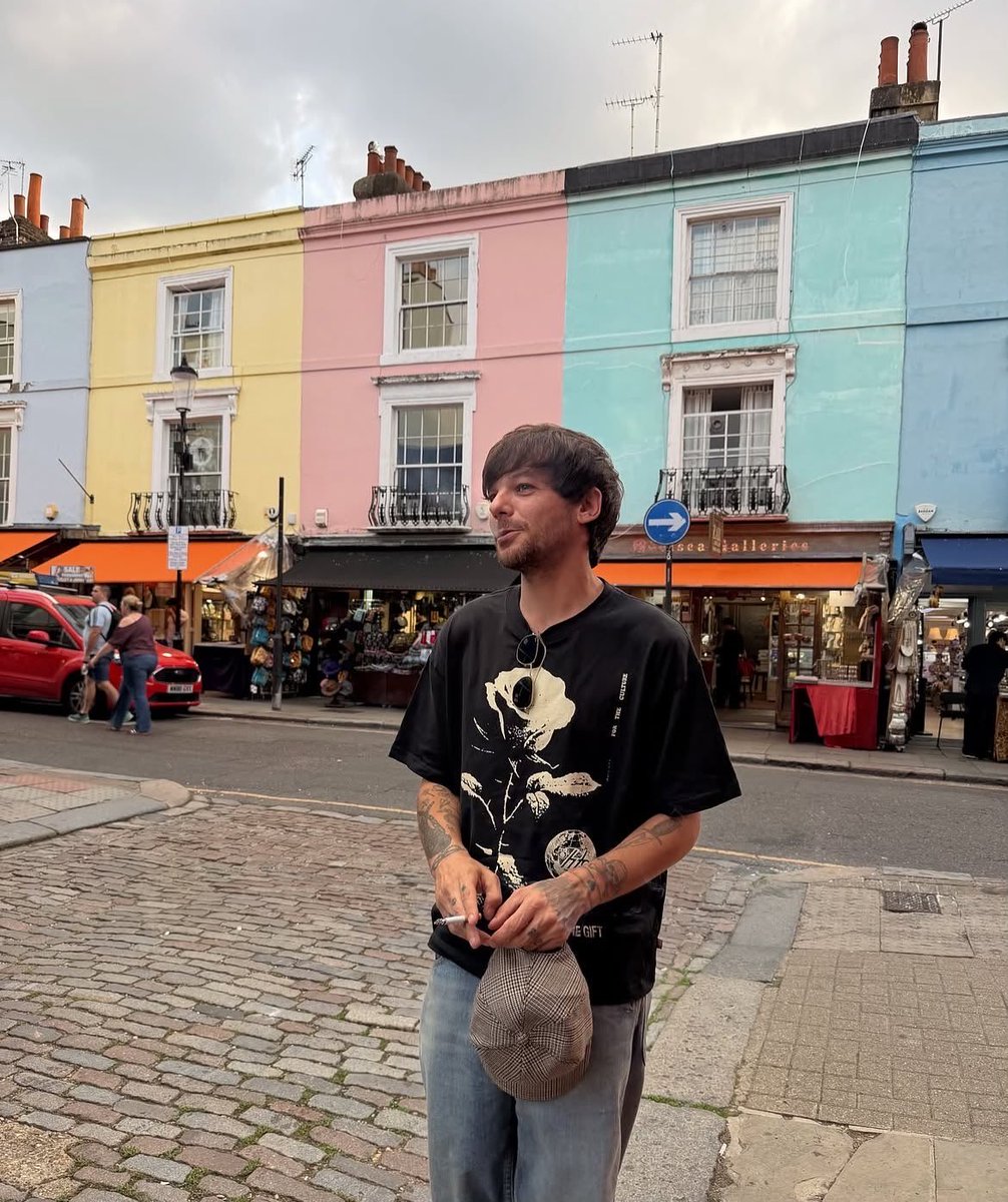 lt28files's tweet photo. LOUIS TOMLINSON I LOVE YOU https://t.co/iMpN85v6Mr