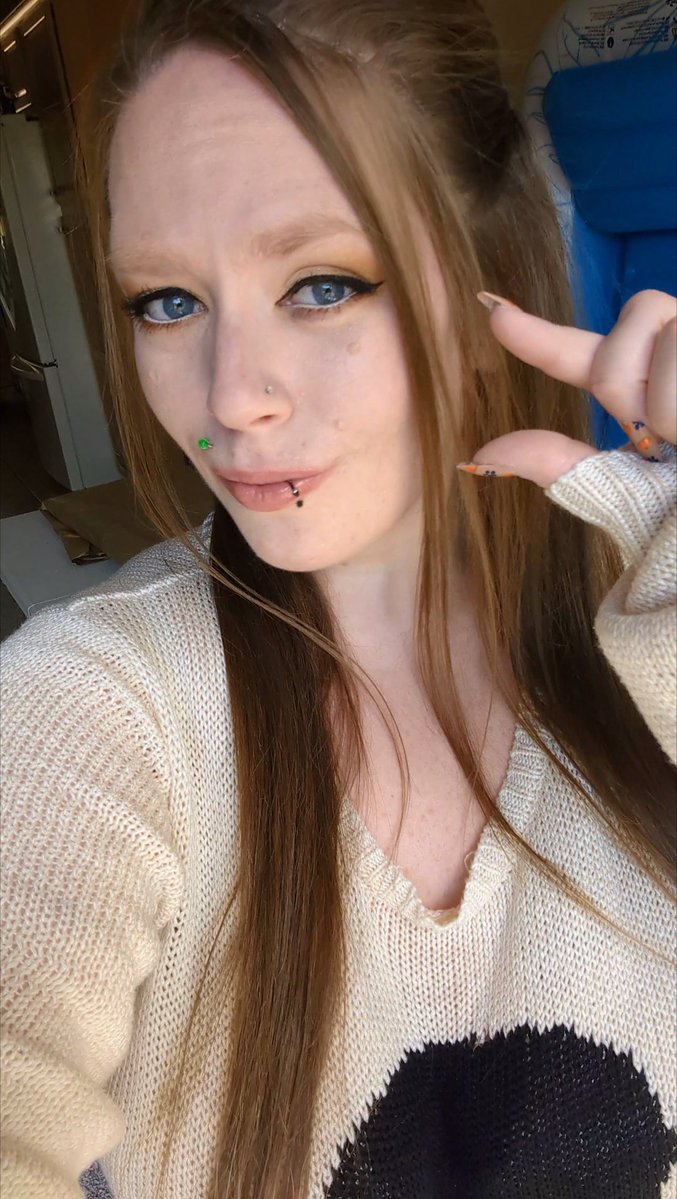 DivineDivineGod's tweet photo. Awww look I can be generous, your a lot smaller aren't you mutts? 💋 https://t.co/11Ho6FCtvz