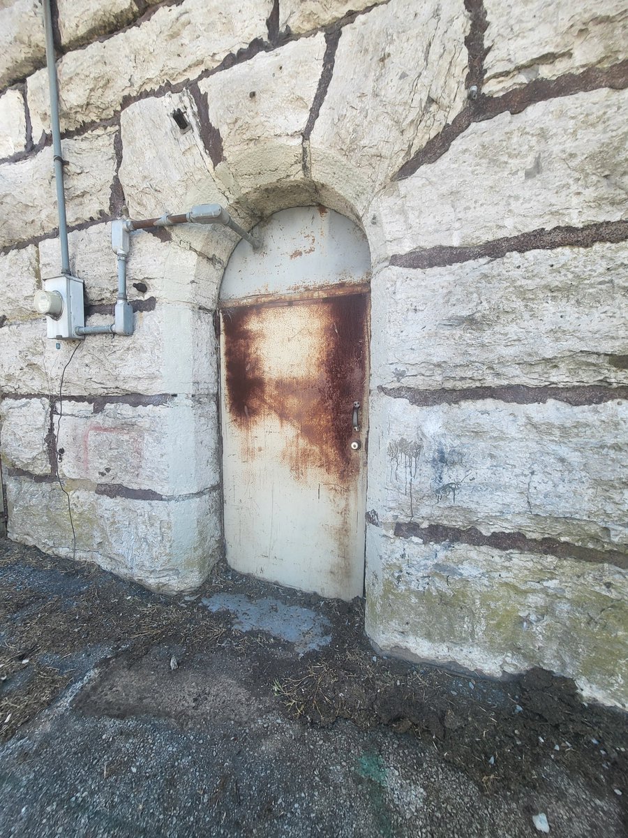 DownHomeWoman's tweet photo. Need to go back to building these for criminals. It might reduce the population if they realize what real consequences were. This one was built in 1860's & used until 1980. Cracks are reinforced with steel. Human rights need to side w/victims, not criminals.
#OldWays https://t.co/7PFlZkNrMt