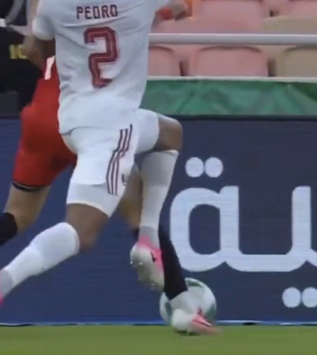 nzihhh2025's tweet photo. ▪️استغرب كيف بلنتي واضح مثل هذا لمنتخب اليمن وبوجود حكم ساحه دولي وبوجود حكام الڤار يعدي بشكل غريب..؟؟!

لازلت اقول ان مخادمة والعلي والكاف ومحمد تقي "تغلبهم العواطف" في ادارة المباريات للاسف

#اليمن_قطر https://t.co/eCrhGNiPgs