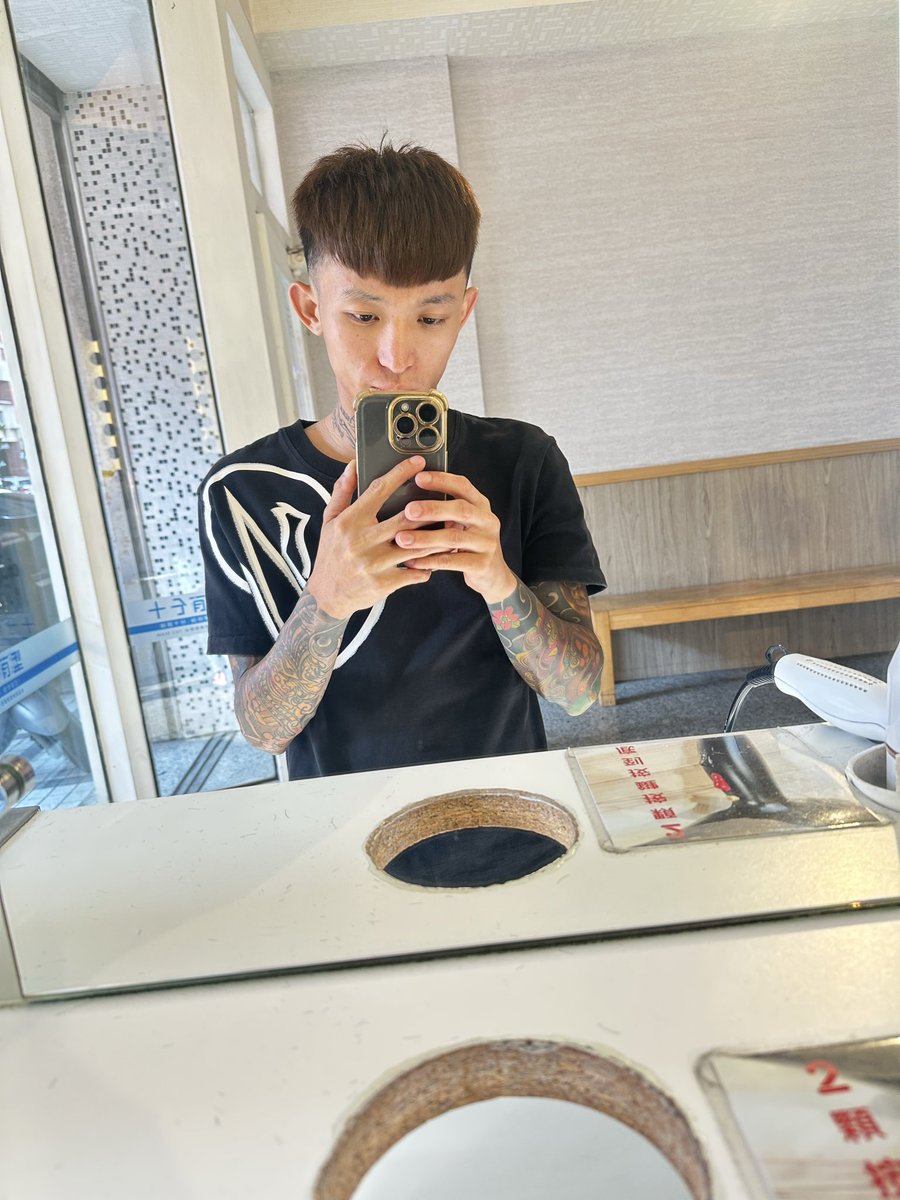 Dior76945's tweet photo. 中部半夜急得到嗎🤣 https://t.co/Td997ipuJQ