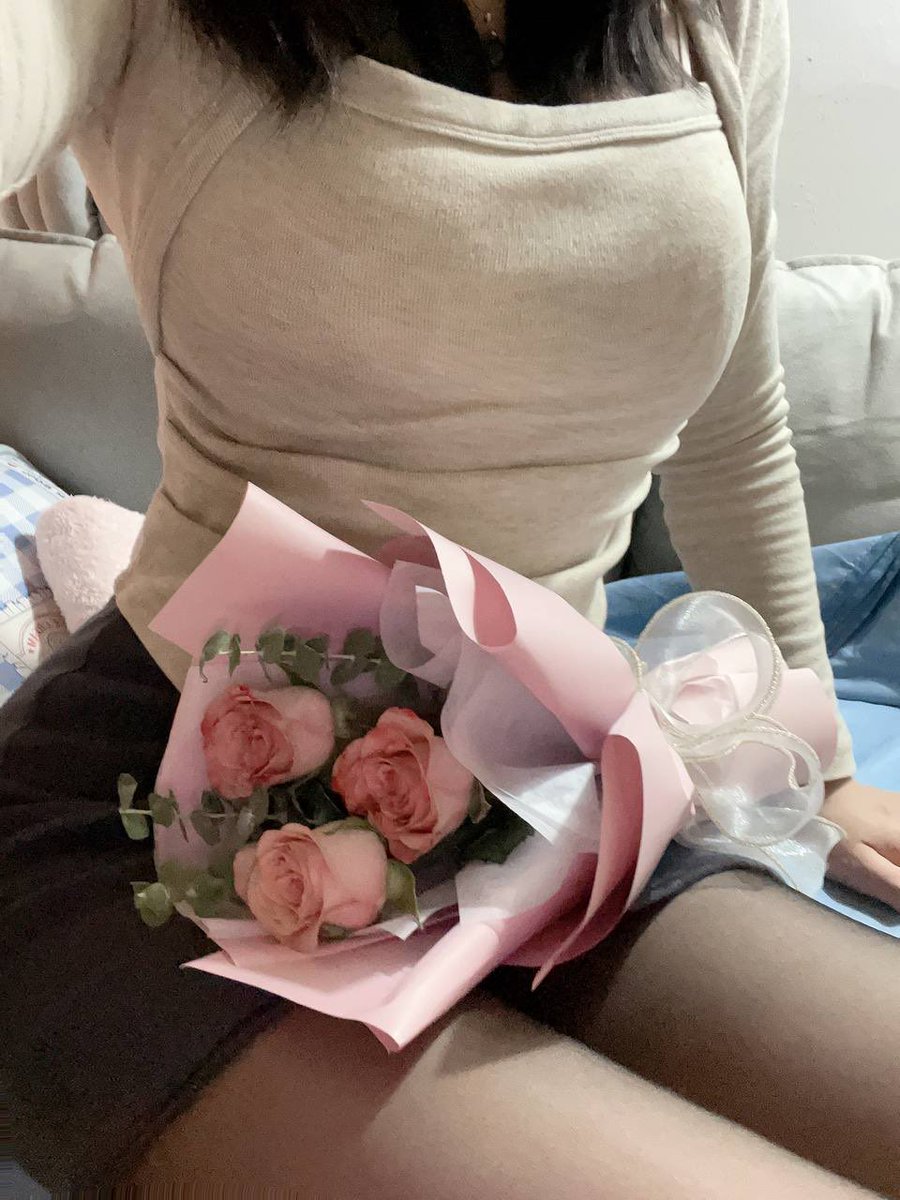 mtqcqe's tweet photo. 来几张骚逼焦洋母狗人妻的生活照和一张骚穴照
#人妻 #高颜值 #母狗 #肉便器 #骚逼 #内射 #中出 #反差 #黑料 https://t.co/O5U6Hlgeb3