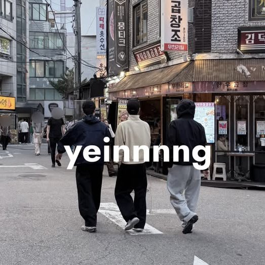 g_md_ri's tweet photo. 이억즈 목격담 떴네~
고기는 홍대에서 먹었구나 🐈‍⬛🐈🐧

https://t.co/93wVOkMjdh https://t.co/zovruTYgXb
