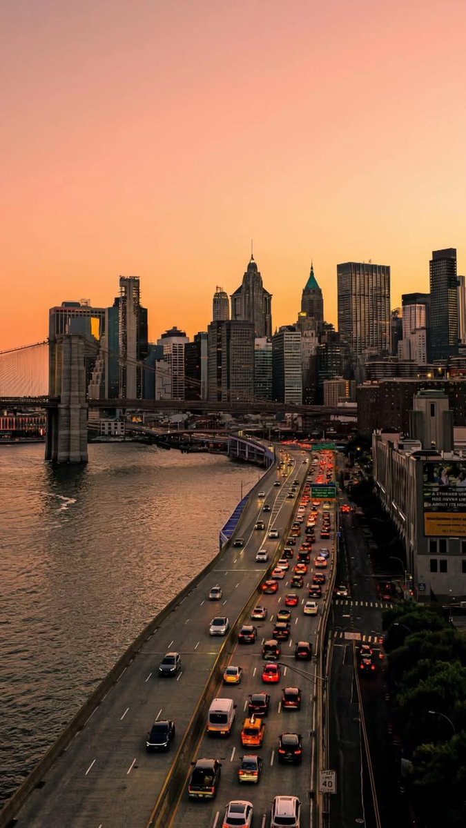 echoesofworld's tweet photo. New York City https://t.co/d12SJhVloz