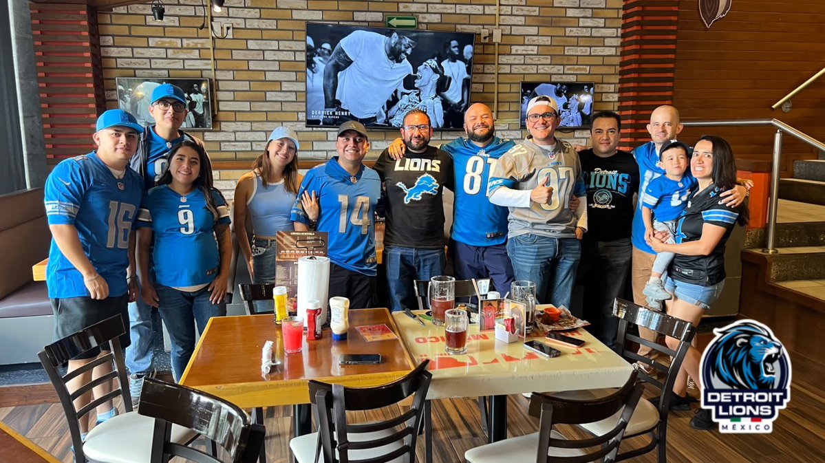 DetroitLionsMex's tweet photo. Aquí estamos defendiendo la guarida desde #mexicocity
Juego cerrado pero esta semana quedamos 2-1
Goooo #detroitlions
#DefendTheDen #OnePride #detroitlionsmexico #NFLMexico #NFL #detroit #motorcity https://t.co/VkmhtDWyri
