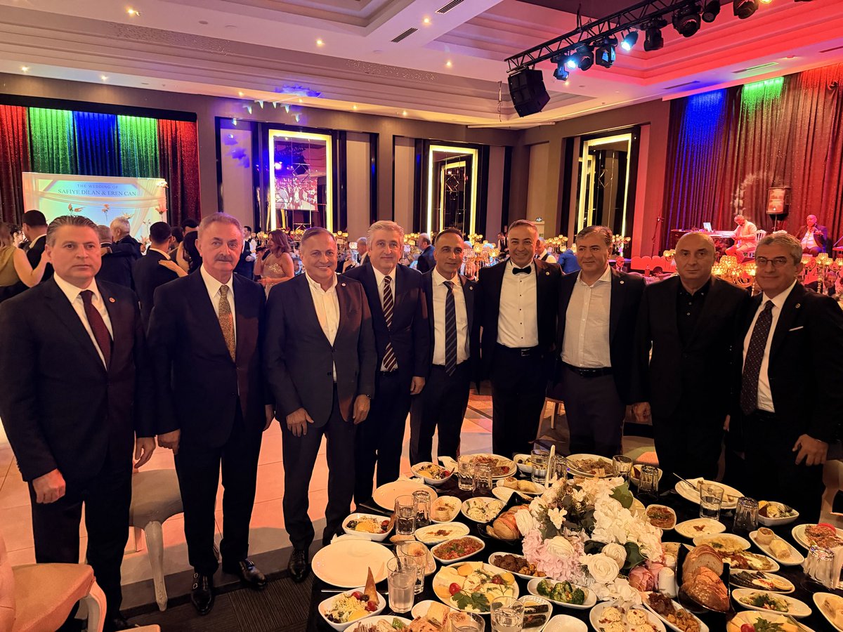 Seyit_TORUN's tweet photo. Genel Başkanımız Sayın Özgür Özel ve kıymetli milletvekillerimiz ile birlikte, Çorum Milletvekilimiz Sayın Mehmet Tahtasız’ın kıymetli evladının düğününe katıldık.

Genç çiftimizin mutluluğuna ortak olmaktan büyük memnuniyet duyduk. Kendilerine bir ömür boyu sağlık, huzur ve mutluluk diliyorum.