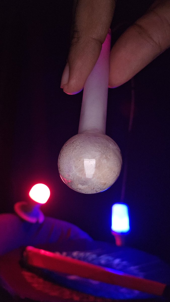 GOD_0FGODS's tweet photo. Sobres quien mas va fumar??
#criko #drugtwt #focokrispis #ALaMierdaElMundo https://t.co/PMOiRQYvxZ