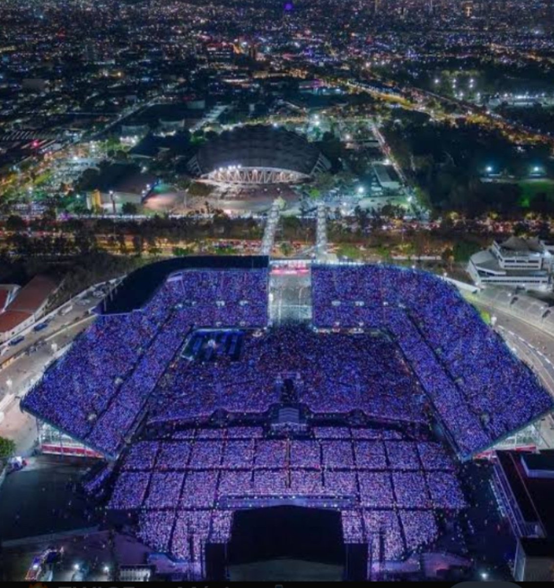 Saneke_'s tweet photo. Lo único bueno es que no incluyeron a Twice en ésto pero es tan gracioso que cuando Twice vino a México y establecio un récord cómo el ACTO COREANO de MAYOR asistencia en el GNP, Jyp y Jype ni siquiera publicaron nada y encima quieren qué nos creamos que "cancelaron" las fechas? https://t.co/7HXLwjGdhv