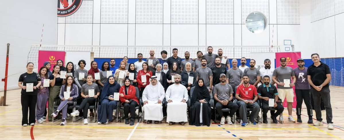 Jamal_Almamary's tweet photo. بحمد الله وتوفيقه، اختتمت أولى محطاتي كمحاضر دولي معتمد من قبل الاتحاد الدولي للكرة الطائرة FIVB , بأبوظبي .

فخور بهذه الثقة الدولية، وممتن لكل من كان جزءاً من هذا النجاح. https://t.co/OiDY1T1nsd