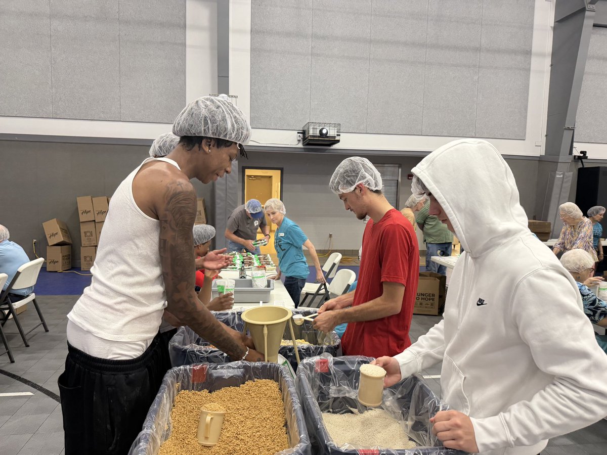 THEVALLEYMBB's tweet photo. Serving our community beyond the court. ❤️

Our guys spent the day giving back at First United Methodist Church of Athens, helping pack meals for families in need. We’re proud to see our Cardinals continue to make an impact not only on the court, but in the community. https://t.co/TOuoSGh5xc
