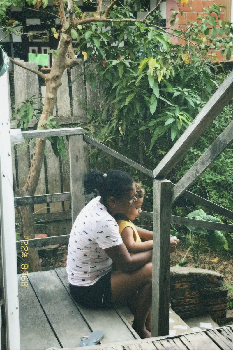 XXXdhei's tweet photo. as fotos que tirei numa tarde do meu filho com a minha vó e bisavó https://t.co/S1UzCM8lQ9