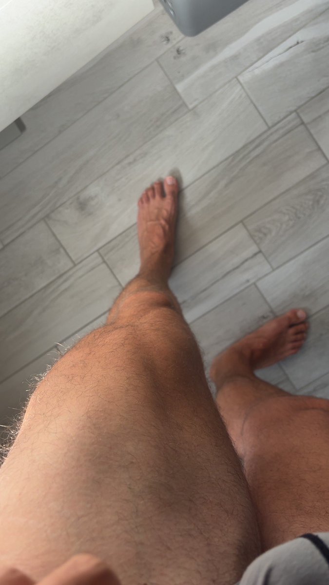 caracro79's tweet photo. Y a plus de vrais kiffeurs? Ils sont où les vrais money slave, je passe mon snap en pv https://t.co/mw88IIqHJ7