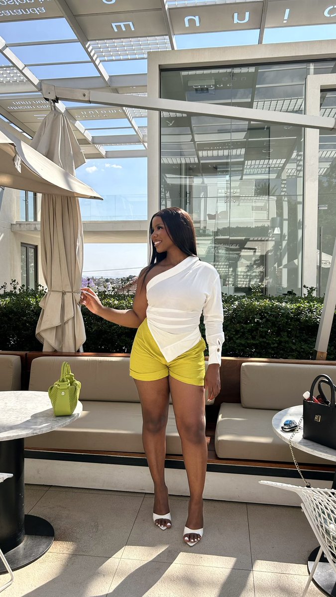 amara_praisee's tweet photo. Sexy Charisma 💚 https://t.co/oPrR0rQ2ly