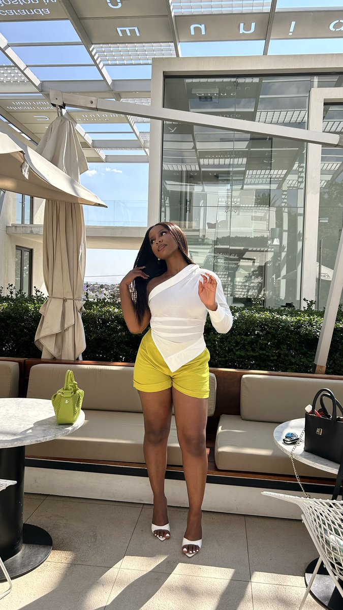 amara_praisee's tweet photo. Sexy Charisma 💚 https://t.co/oPrR0rQ2ly