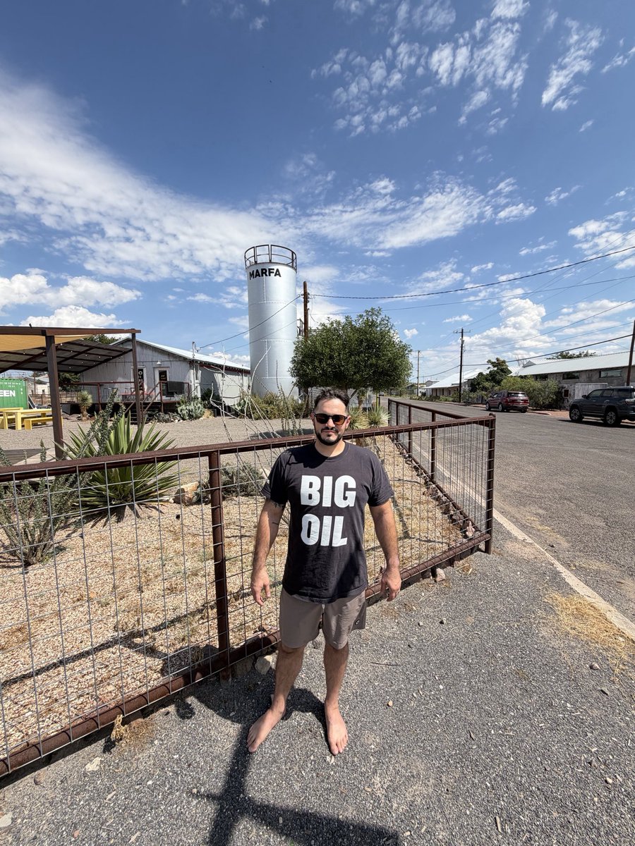 JSON_JEFF's tweet photo. Molecule mogging the electron-asexuals of Marfa in my @collide_ai Big Oil T. https://t.co/2hNFpSzKtP
