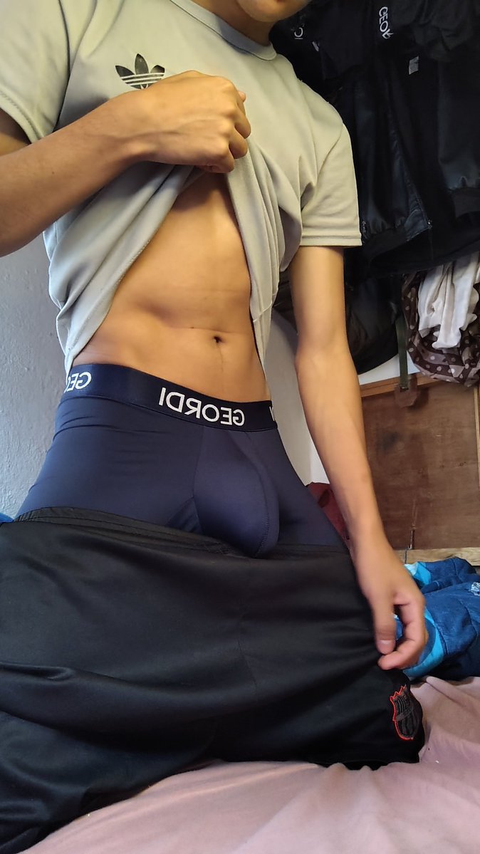 leo_jun2005's tweet photo. Ando 🍆🫦 y sin 🍑 pa bajar las ganitas https://t.co/rdxEpKAgzy