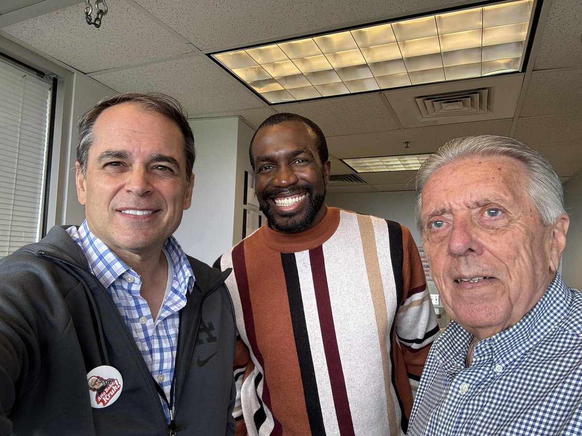 TimNeverett's tweet photo. Game 162.  

Annual end-of-the-season booth photo.  
With Rick Monday, Duane McDonald & me.   @THEREAL_DV doing TV also today.  

Thanks for listening to us all season on @AM570LASports & the #Dodgers Audio Network. 

@Dodgers & @SFGiants on Now.  First pitch at Noon PT.   

@mlbatbat app and the @iHeartRadio app also have the game.