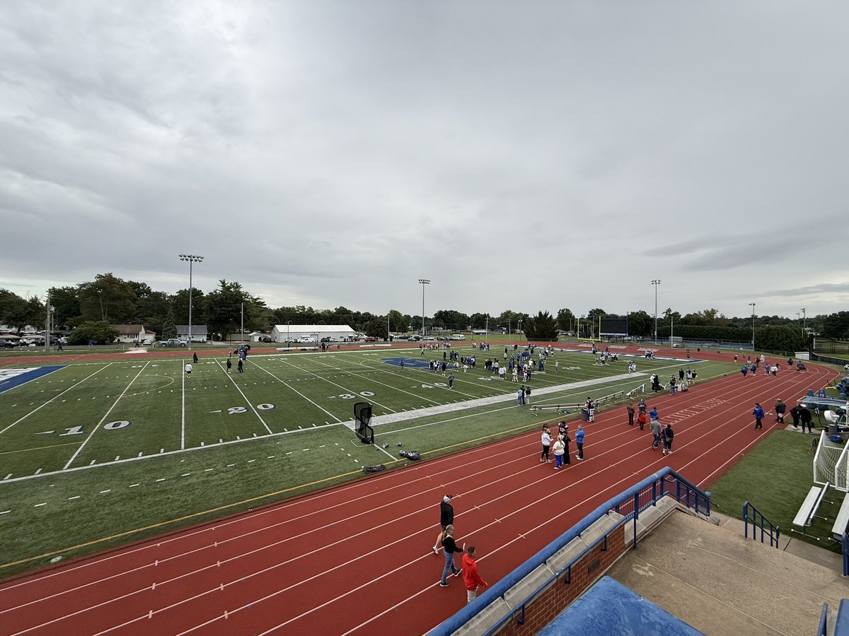 JoshStoddard69's tweet photo. After a great visit opportunity yesterday, I’m blessed to announce I’ve received an offer from Illinois College! @CoachDeFrisco @Coach_BWade @Sam_Chilsen @CoachJChamp @CoachBarnes614 @GerikGarlington @JustinHockerFB @IC_Football https://t.co/gnKD7DVVVF