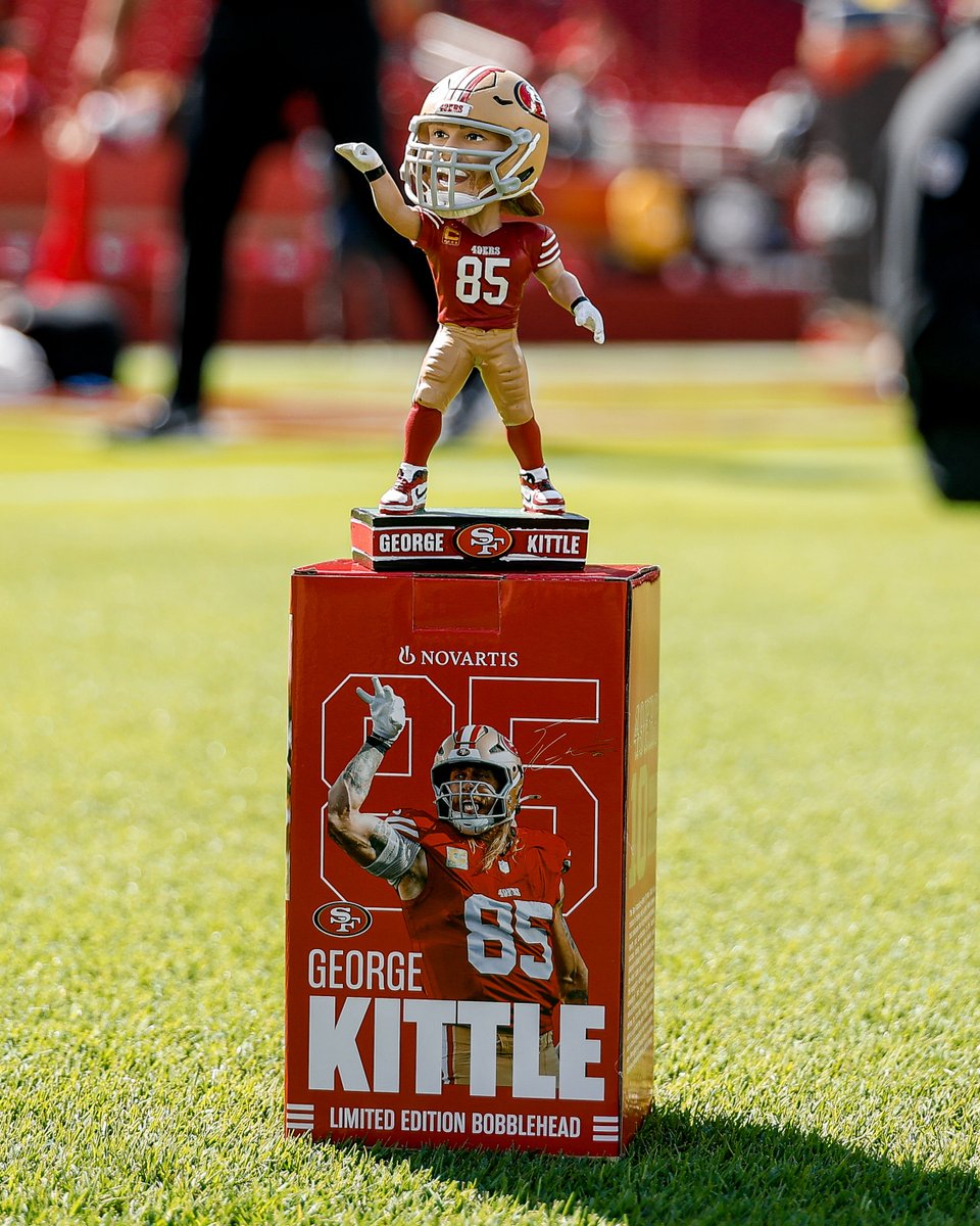 49ers's tweet photo. The People's Bobblehead 🤩

@NovartisUS | #FTTB https://t.co/vbgjBEEqFO