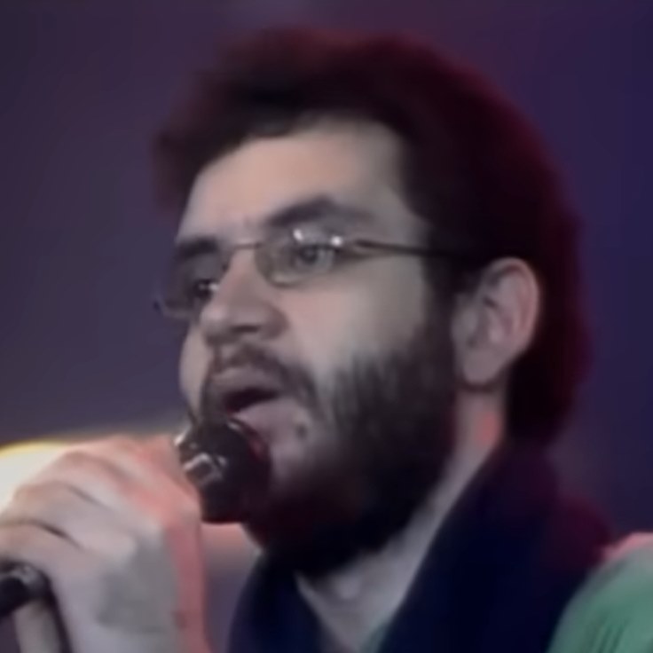 igormirandasite's tweet photo. Há 30 anos, Renato Russo nos deixava. O vocalista da Legião Urbana, um dos cantores e compositores mais influentes da música brasileira, morreu em 11 de outubro de 1996, aos 36 anos, vítima de complicações da Aids.

Qual a sua música favorita da Legião Urbana? https://t.co/7w1ogrMlEY