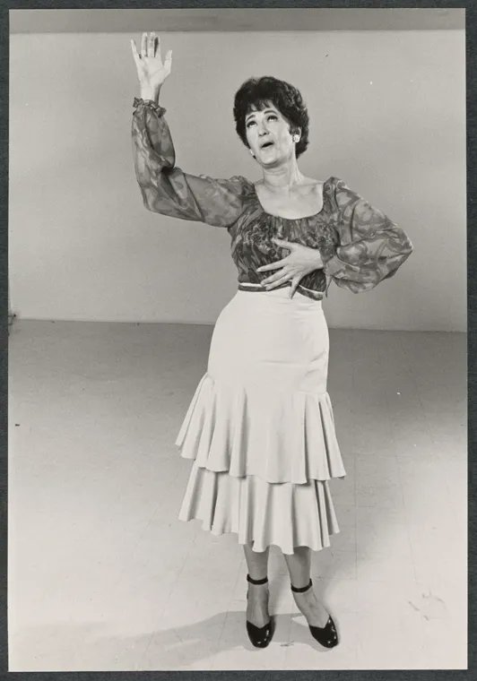 TheGGForever's tweet photo. Bea in the 1968 musical "A Mother's Kisses" #beaarthur https://t.co/ApAvwHO2cs
