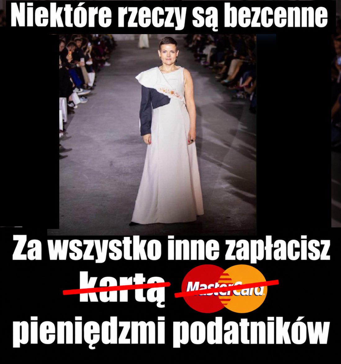 NiewiadomaMagda's tweet photo. Minister Cienkowska pokazuje jak spełniać marzenia! 🙃 https://t.co/L5gNaufy23