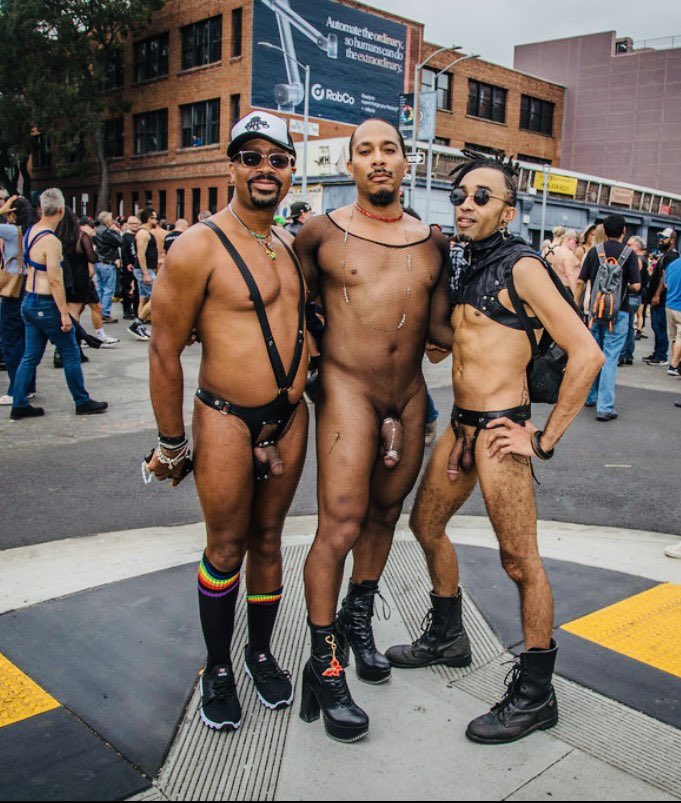THEBLKMILK's tweet photo. #FOLSOMSTREET https://t.co/pRifBVQ9NC
