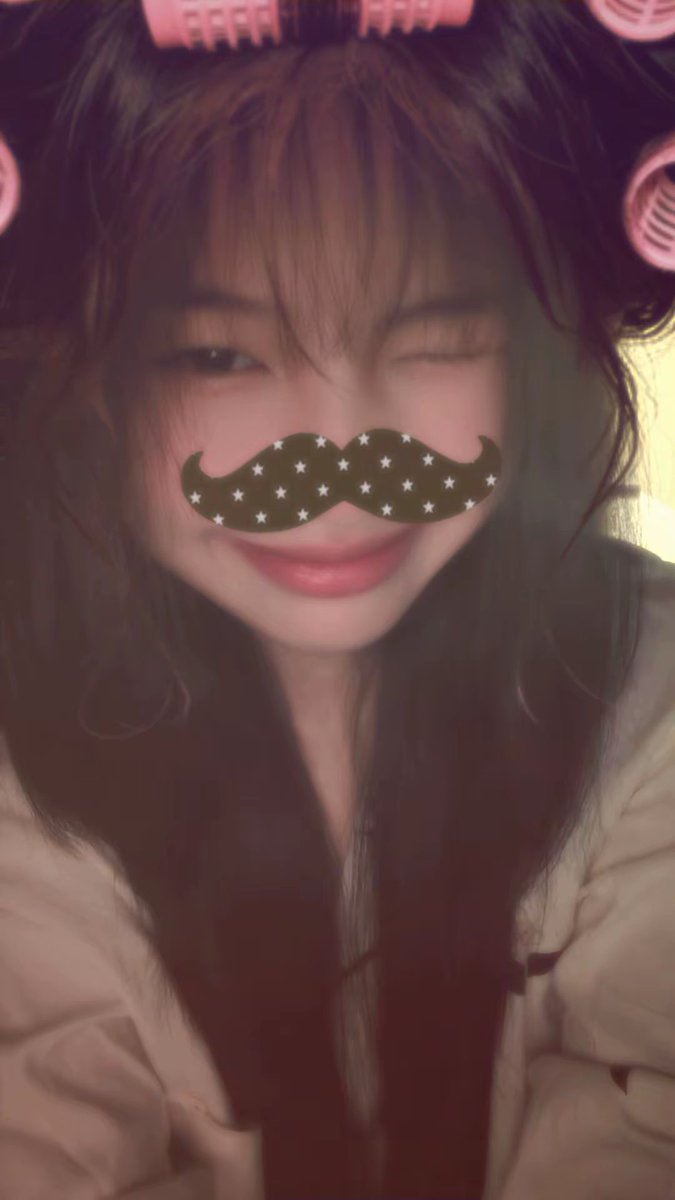 qextucez's tweet photo. 1:45am https://t.co/nHO0Q1GmYk
