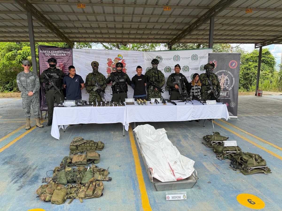 ABDELAESPRIELLA's tweet photo. Le estamos haciendo justicia a Miguel Uribe Turbay. Este es el resultado de la operación en Tello, Huila: alias “Robinson Gutiérrez” dado de baja, tres capturados y armamento incautado.

Vamos por el jefe de la banda: Iván Márquez 

¡Firme por la Patria!

¡Que viva Cristo Rey! 

(A.D.L.E) 🇨🇴🐅