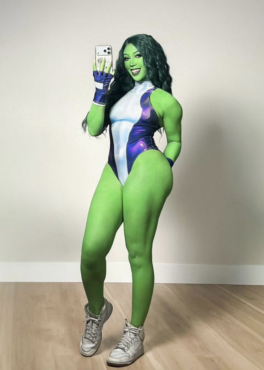 frizzyimposter's tweet photo. My attempt at She-Hulk 💚 https://t.co/0Z8e9PLPmU