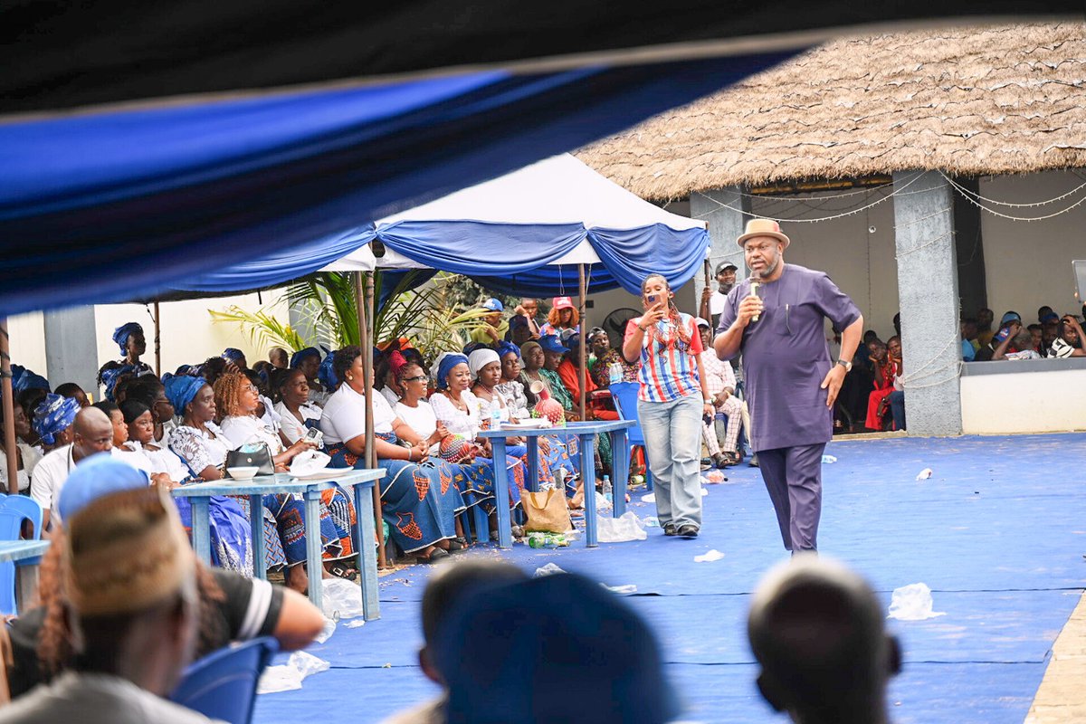 VictorOOchei's tweet photo. Today, I had a brief stopover at the residence of Comrade Dave Ochonogor, an ardent believer and my political son.

There, I greeted the teeming suporters who had converged to greet me, and took the opportunity to remind them about the  challenges that need to be addressed.

Although it was an impromptu arrangement, I seized the opportunity to seek their support, assuring them of my ability to deliver results.

Their response was a resounding Yes!

The journey to a New Direction continues.