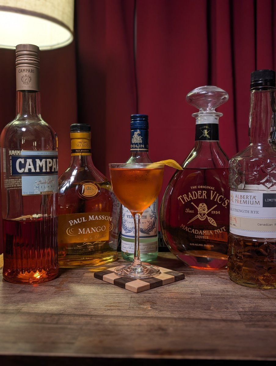 zalmusicYT's tweet photo. Last drink for #NegroniWeek!
This is my attempt at recreating Death & Co. LA's "Queensland Negroni".
It's a sweeter and more tropical boulvardier that, as you may know, riffs off the Negroni 🥃 https://t.co/DcC2fdOWb6