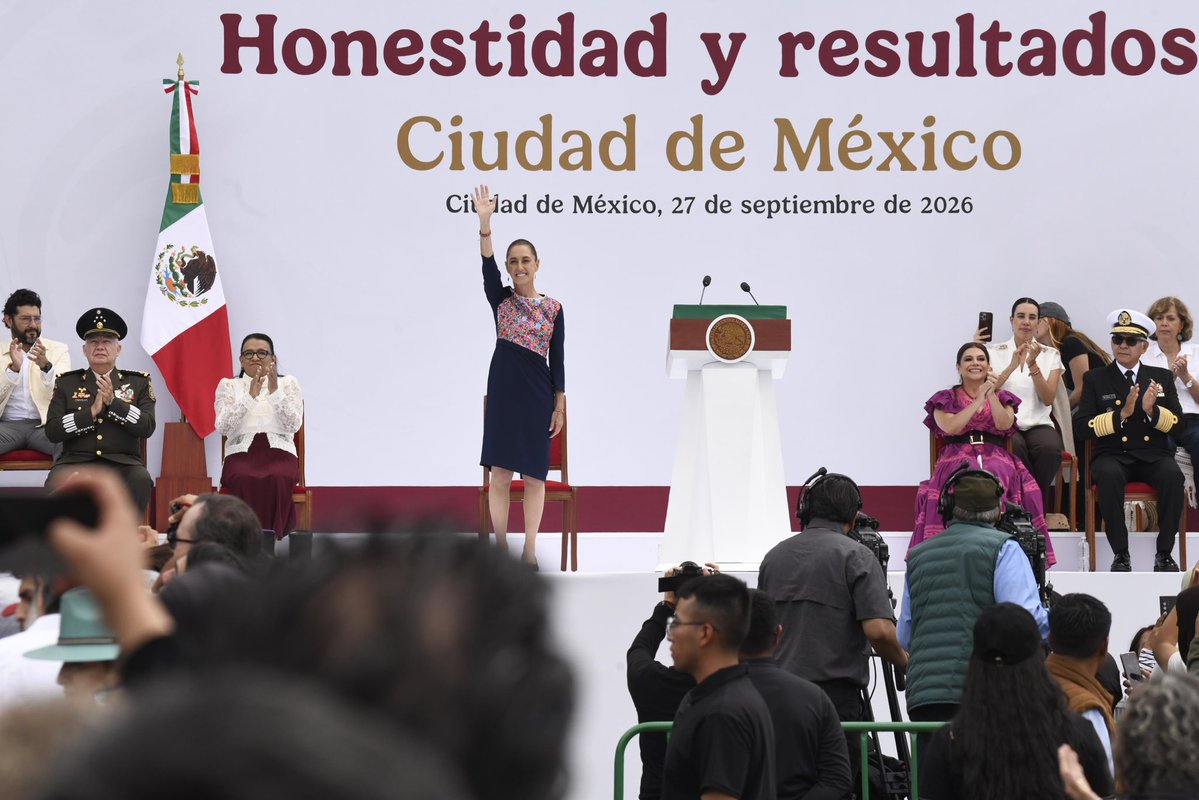 ivan_escalante's tweet photo. Las reformas constitucionales, impulsadas por el gobierno de la primera mujer Presidenta de México, fortalecen la libertad y la justicia social a través del reconocimiento de derechos universales y la redistribución de los recursos públicos para el pueblo.

Garantizar el bienestar de las y los mexicanos, es el destino fundamental de la Cuarta Transformación. 

#ClaudiaDaResultados
#HonestidadYResultados