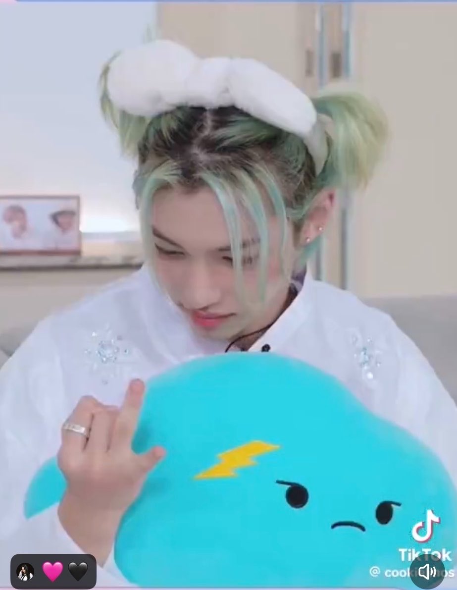 lixiibelle's tweet photo. the way they tried to drag the kids for skz family code and it created a new baby stay instead 😭 https://t.co/4UHOND3JHv