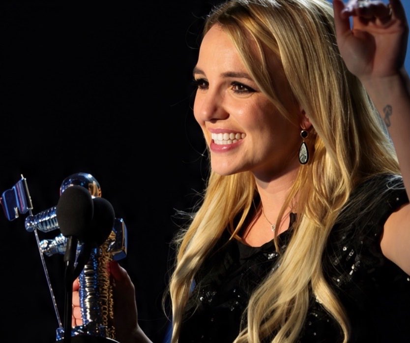 britneyslore's tweet photo. fun fact britney spears, michael jackson &amp; madonna won the mtv video vanguard without even having to perform… the award literally just had to be handed to the holy trinity. https://t.co/nCPkyDjf0q