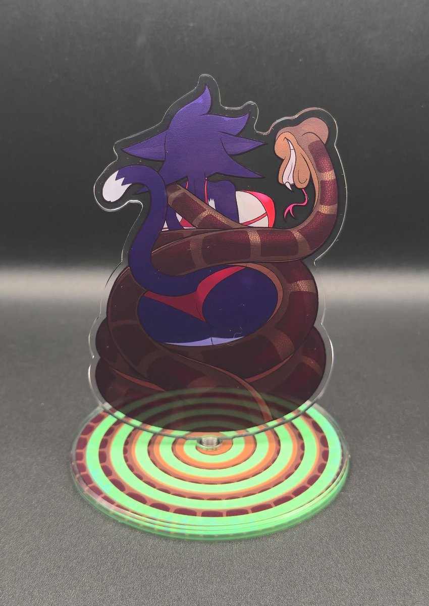 OutletDraws's tweet photo. As you guys saw yesterday, I had the wonderful opportunity to collaborate with @Foxenkraft  on an incredible standee of Socket!

Look how GORGEOUS she is, all wrapped up by that mean hungry snake! 🐍
Also... IT SPINS!!

There's only a few left, so get them while you can!
🧵👇 https://t.co/antR0LzQYO