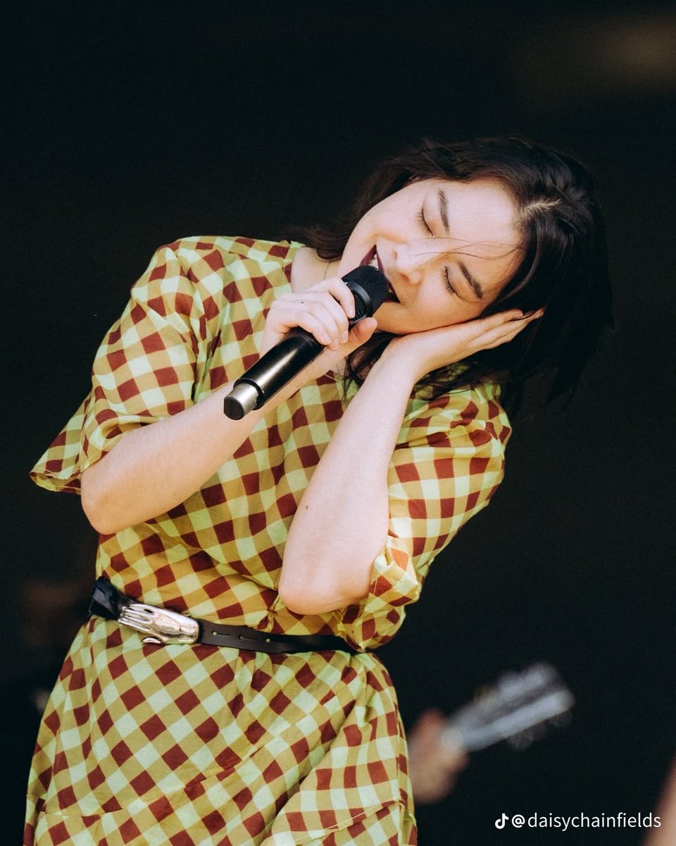 ZER0GARDEN's tweet photo. happy birthday mitski!!!!! one of my favorite artists of all time whose incredible music has been such an important part of my life for many years 🩵 https://t.co/OTBIPGYKzS
