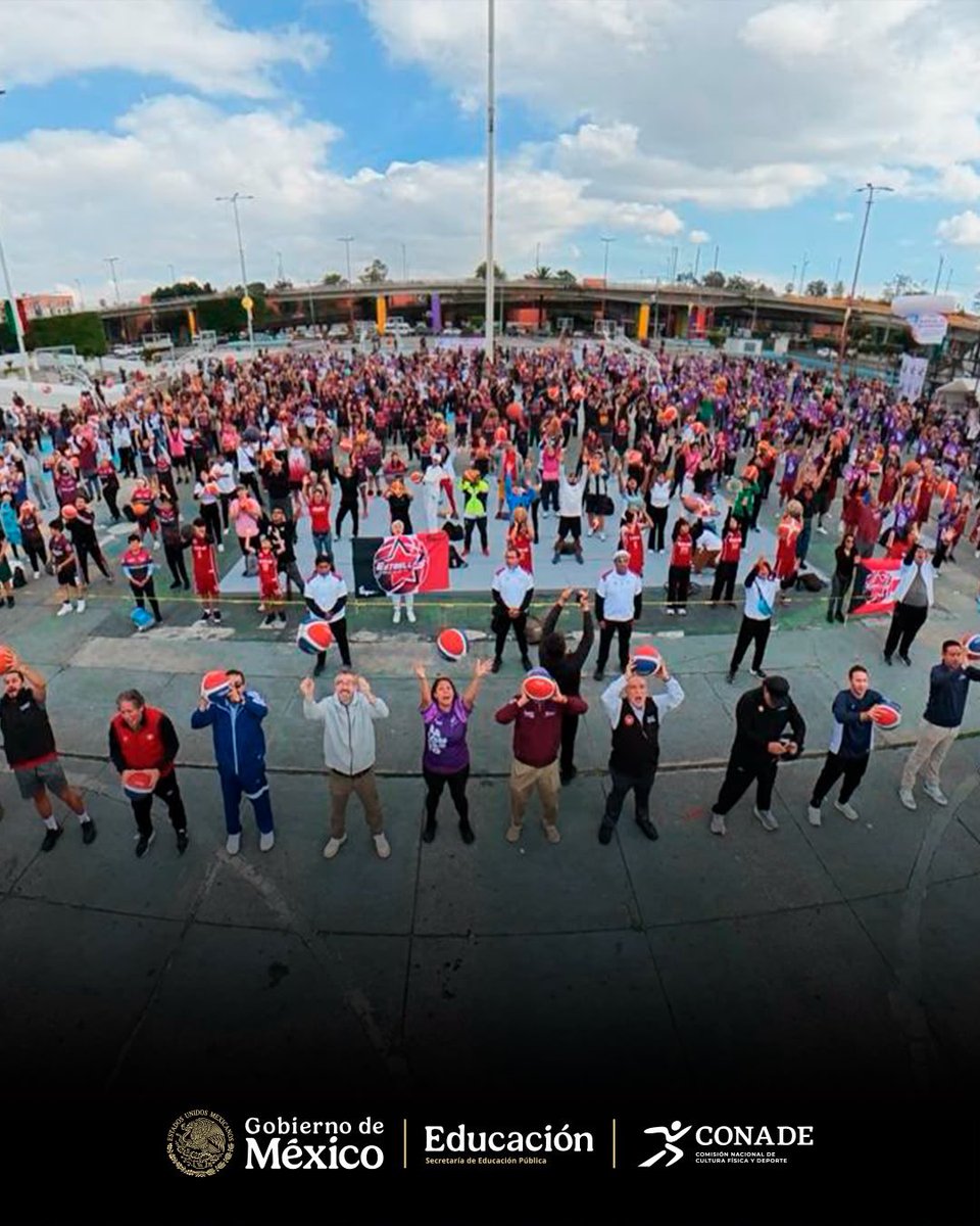 conadeoficial's tweet photo. La unión hace la fuerza 🫱🏻‍🫲🏼

La Clase Nacional “¡Ponte Pila! Bota y Encesta” ⛹🏻 es un trabajo coordinado con el propósito de hacer del deporte social más accesible, sobre una política de bienestar y prevención.

¡Sigamos marcando la diferencia! https://t.co/nBXGqmBPhR