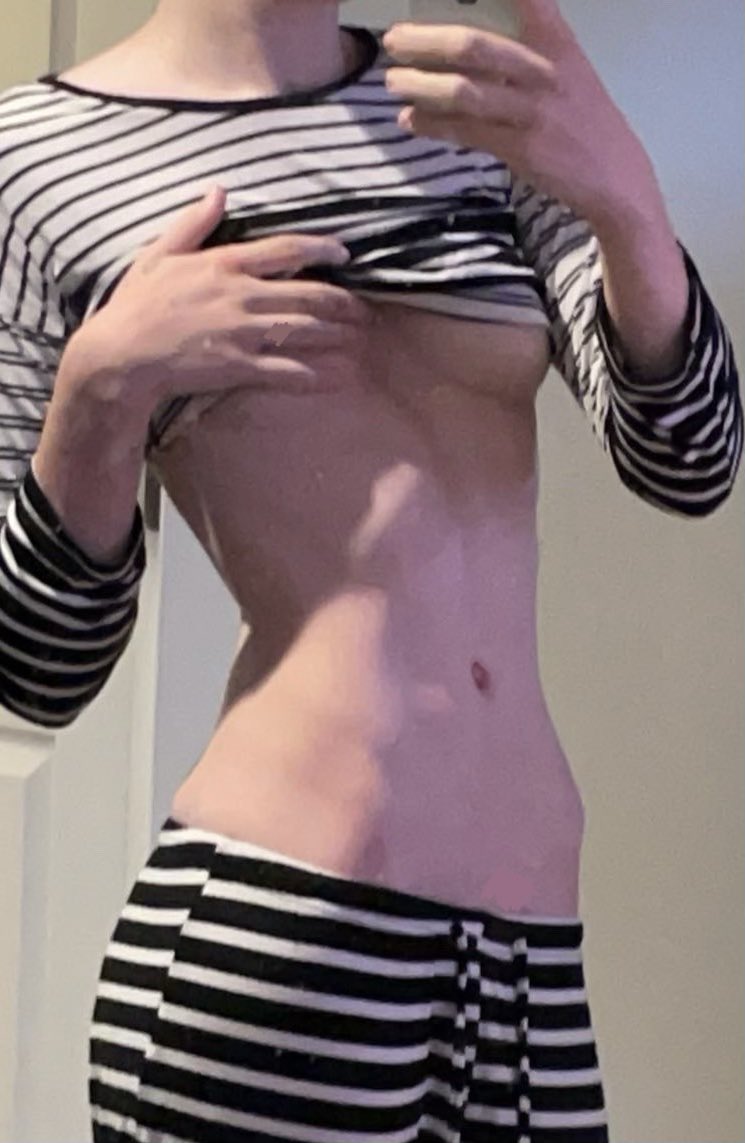 cherrycolanails's tweet photo. What bmi do I look be honest https://t.co/GYXileztSh
