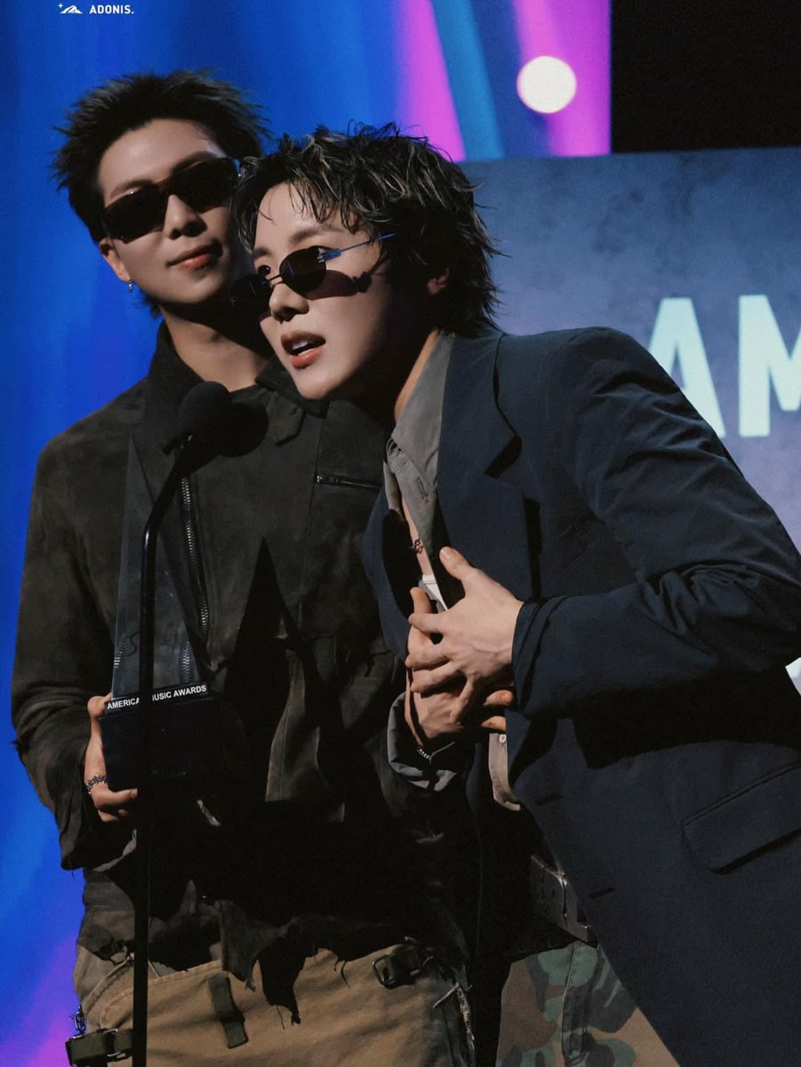 SArkive07's tweet photo. The hottest duo to ever exist 
#94z https://t.co/ASJ018VAKv
