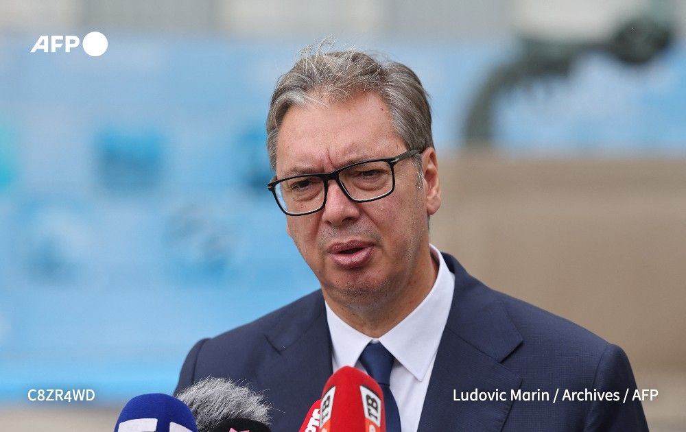 afpfr's tweet photo. 🇷🇸 Le président serbe Aleksandar Vucic a annoncé dimanche sa démission afin de se présenter au poste de Premier ministre lors des élections législatives prévues en octobre, organisées après près de deux ans de manifestations menées par des étudiants. https://t.co/el2B88Vgk6