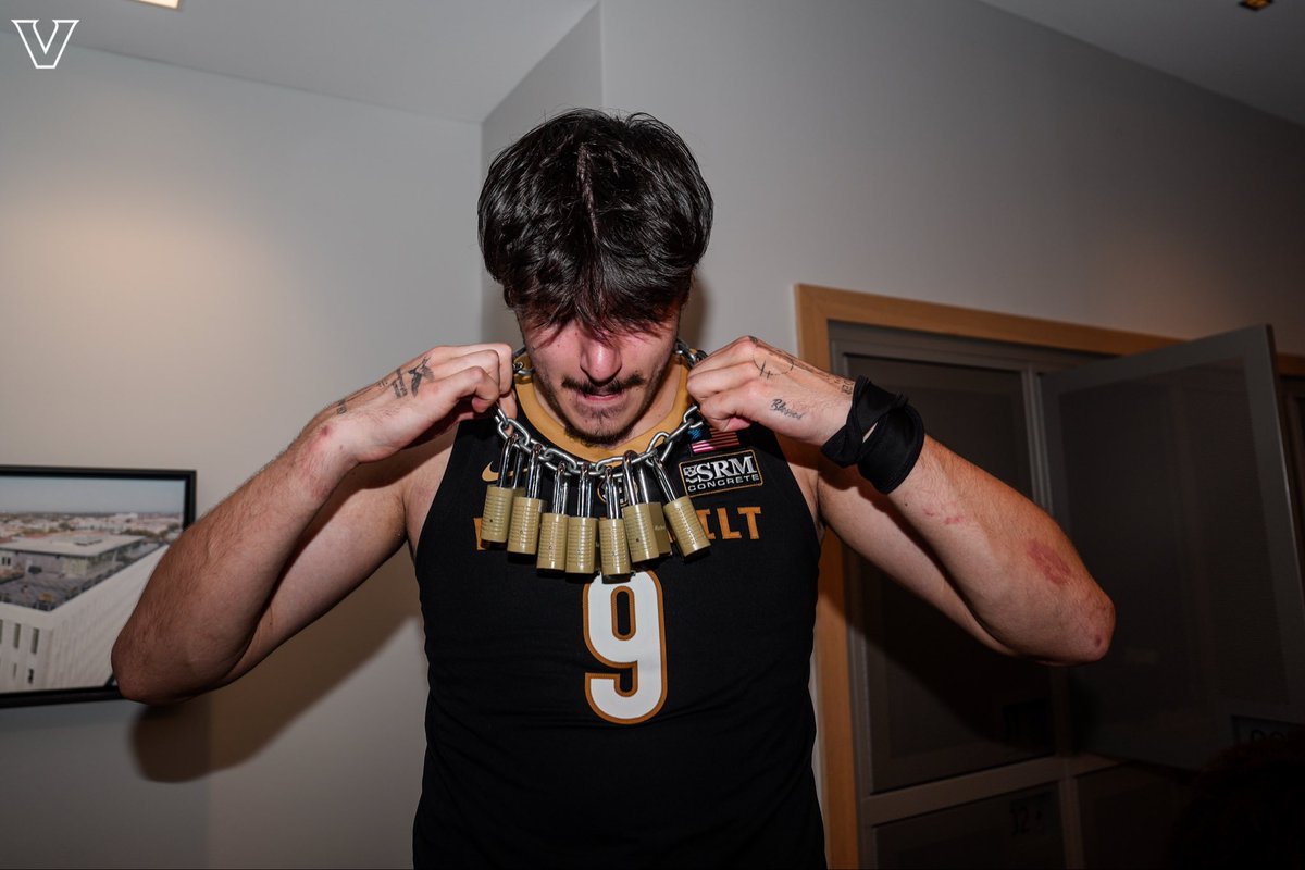 VandyMBB's tweet photo. First win of college basketball season https://t.co/qW5OJHglXQ