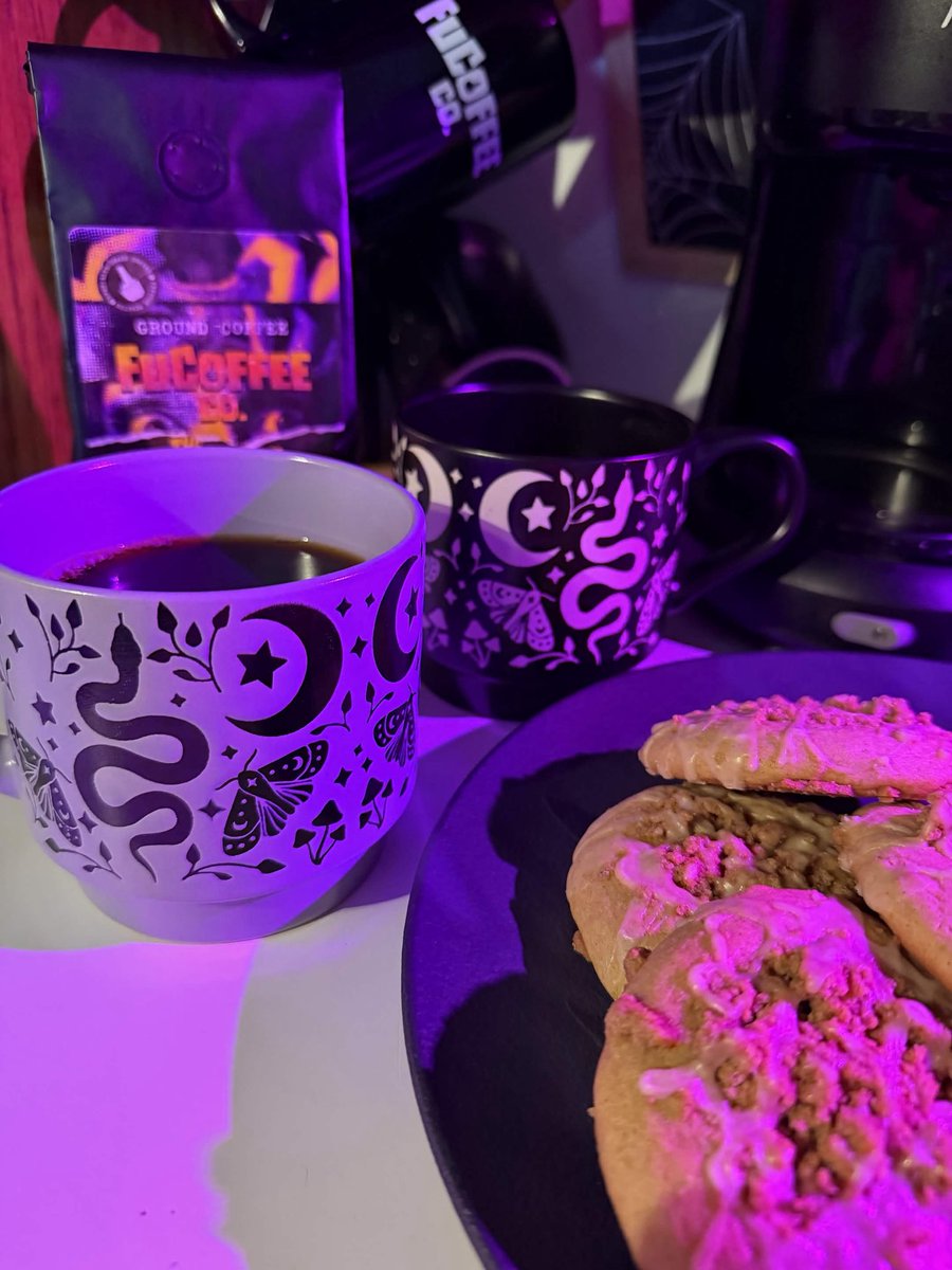 FuCoffeeCo's tweet photo. sunday plans: coffee.

that’s the post. https://t.co/zrTsOsQDfO
