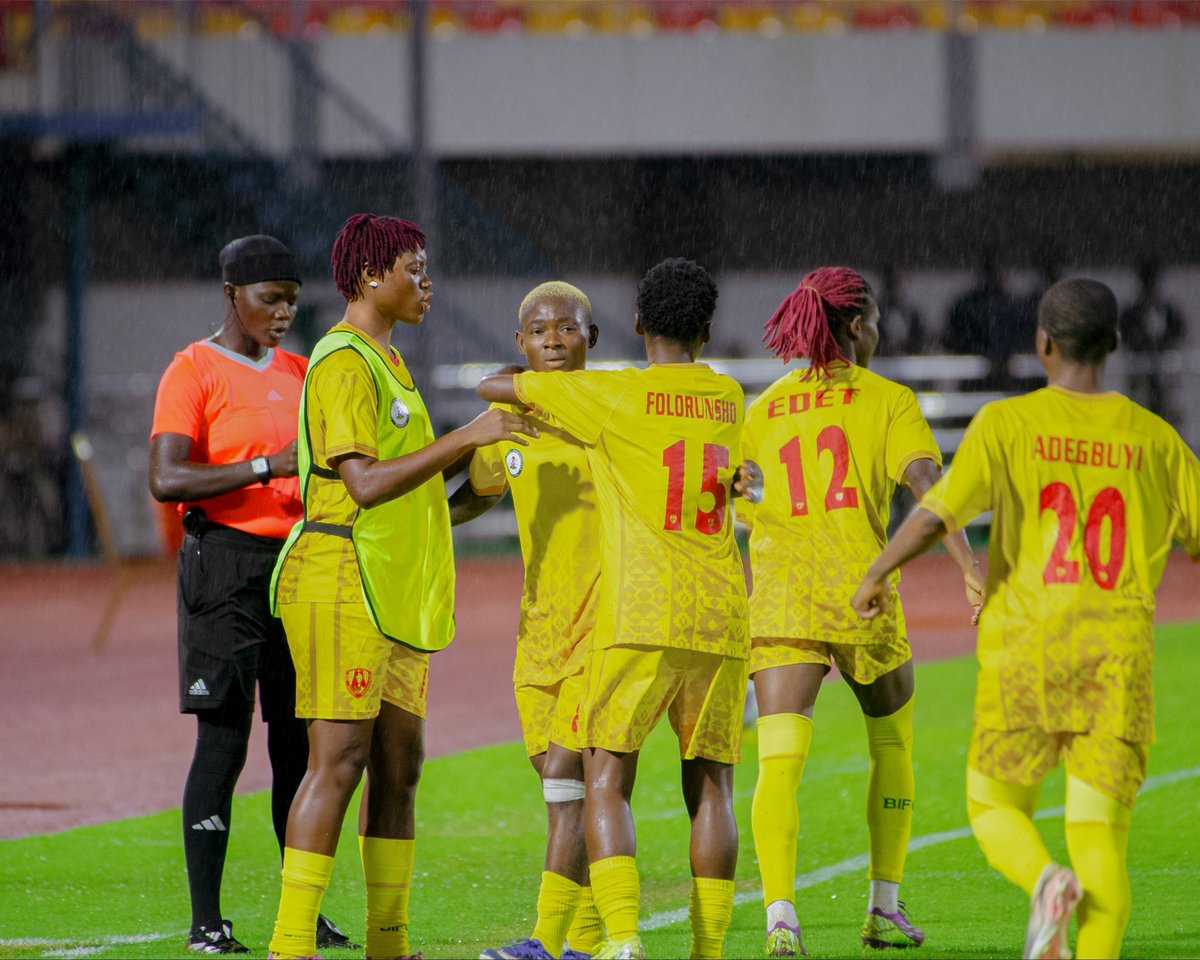 Mike_ThePundit's tweet photo. 🚨BREAKING: CAF Cancels Edo Queens’ Penalty-Shootout Win, Orders Extra Time Against Ampem Darkoa 

The decision was contained in an official ruling dated September 26, 2026, by CAF’s Organising Committee for Women’s Football following a protest lodged by Ampem Darkoa over the procedure used to determine the winner of the September 5 final.

According to CAF, the failure to play extra time was the result of an erroneous administrative instruction and was not attributable to either of the participating clubs.
 
The governing body explained that match officials had initially been informed that extra time was required if the match ended level. However, the referee was subsequently instructed to proceed directly to a penalty shootout should the scores remain level after regulation time.
 
Ampem Darkoa formally challenged the decision, arguing that the procedure violated Articles 13.1 and 72.4 of the CAF Women’s Champions League Regulations.